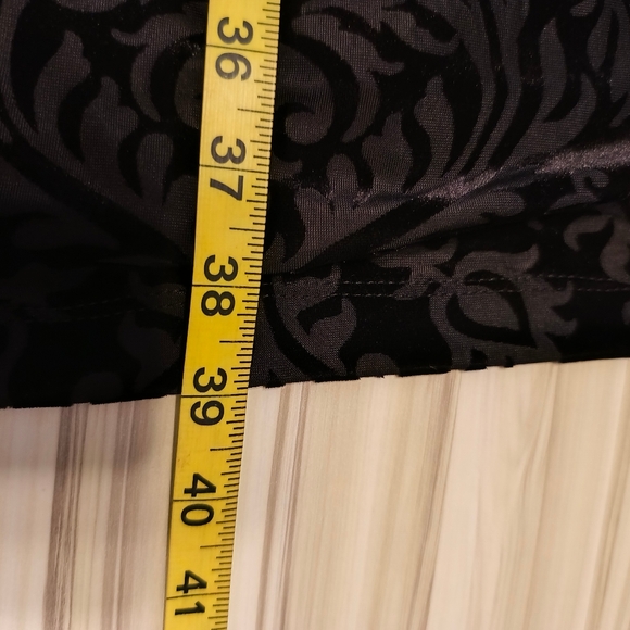 BEIGE BY ECI Black Textured Velvet Bell Sleeve Shift Midi Dress sz Large Goth - Picture 10 of 10